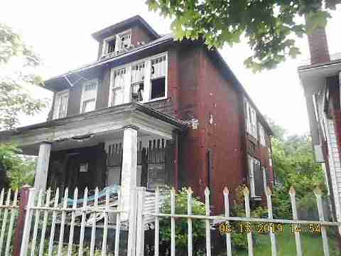 5828 Frontenac (5)_m.jpg